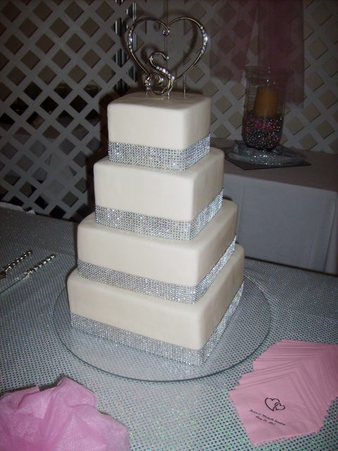 Square Wedding Cake with Rhinestones Square Wedding Cake with Rhinestones