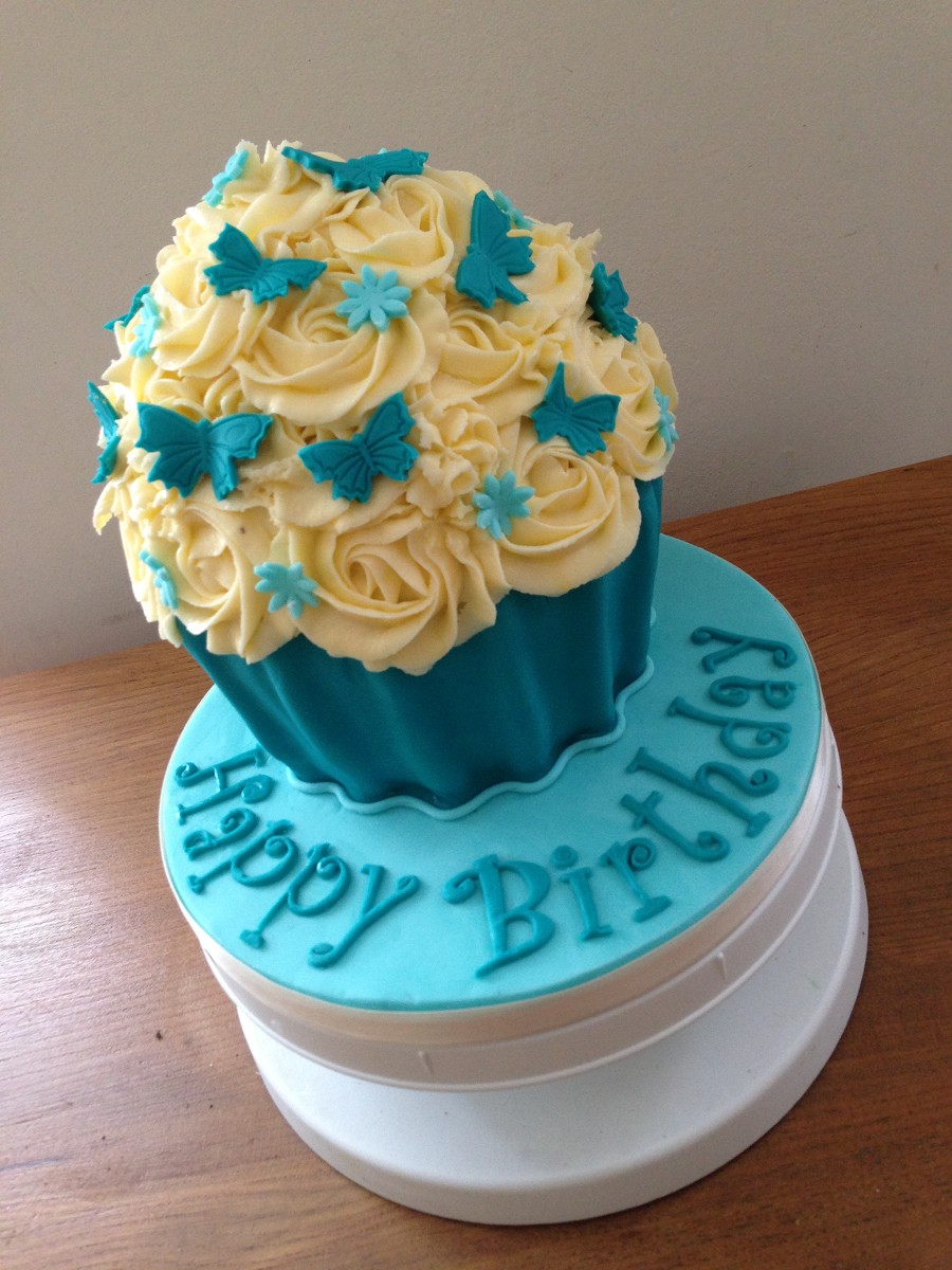 Teal Wedding Cake and Cupcakes