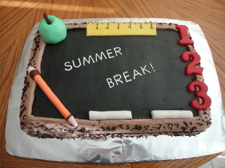 The End of Year School Party Cake The End of Year School Party Cake