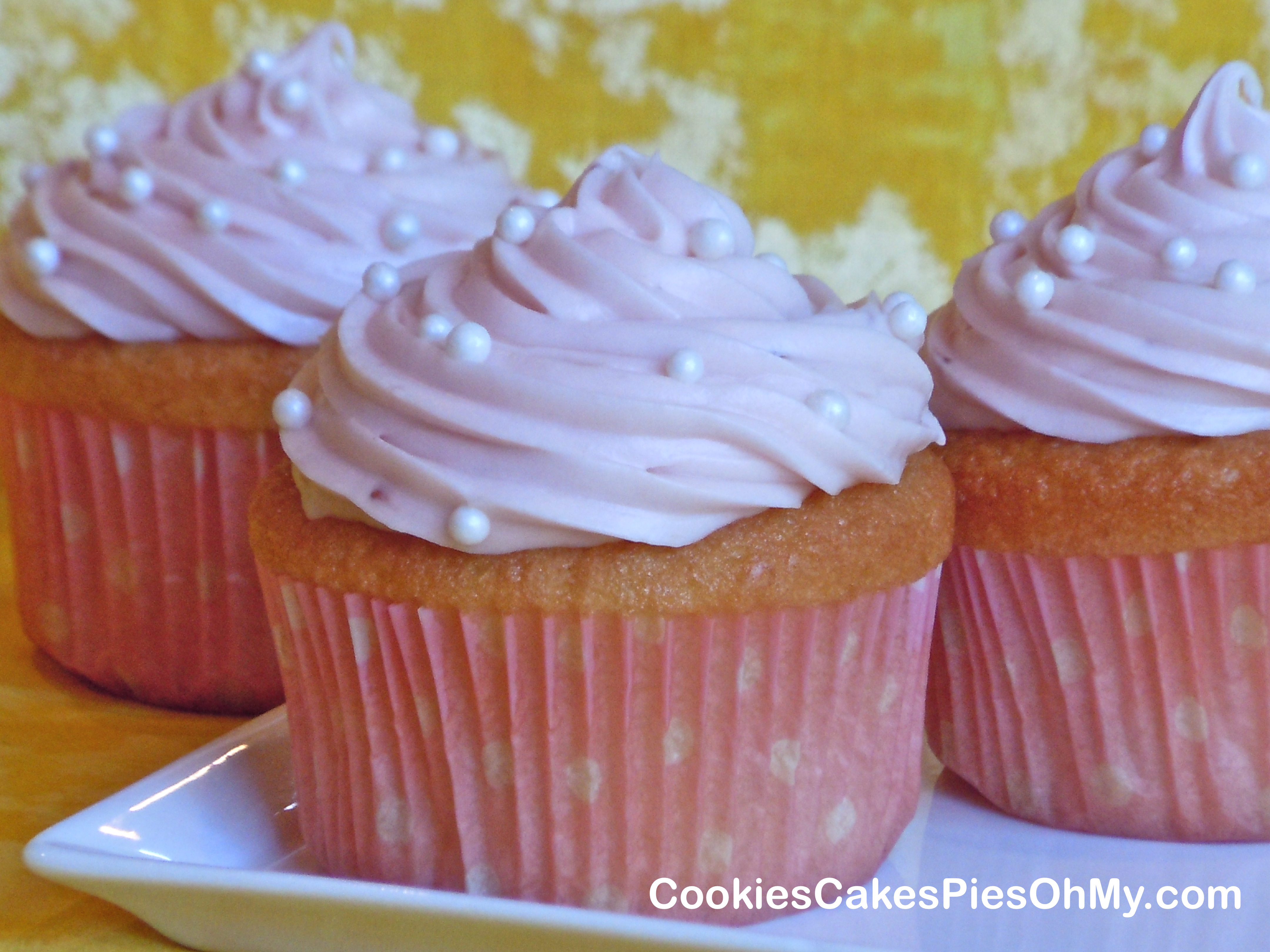 Vanilla Cupcakes with Cream Cheese Frosting