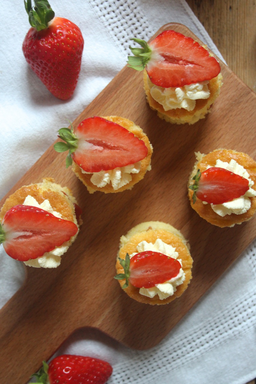 Victoria Sponge Cake Strawberry Victoria Sponge Cake Strawberry