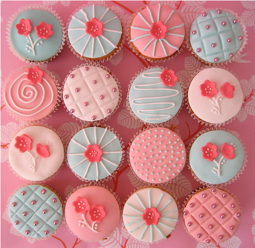 Beautiful Cakes and Cupcakes Beautiful Cakes and Cupcakes