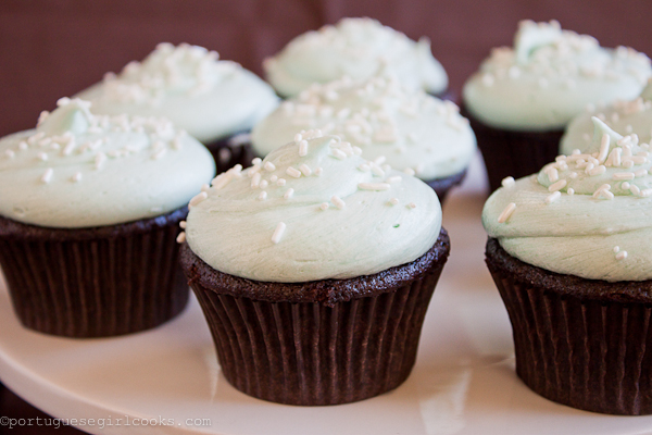 Chocolate Cupcakes with Vanilla Buttercream Frosting