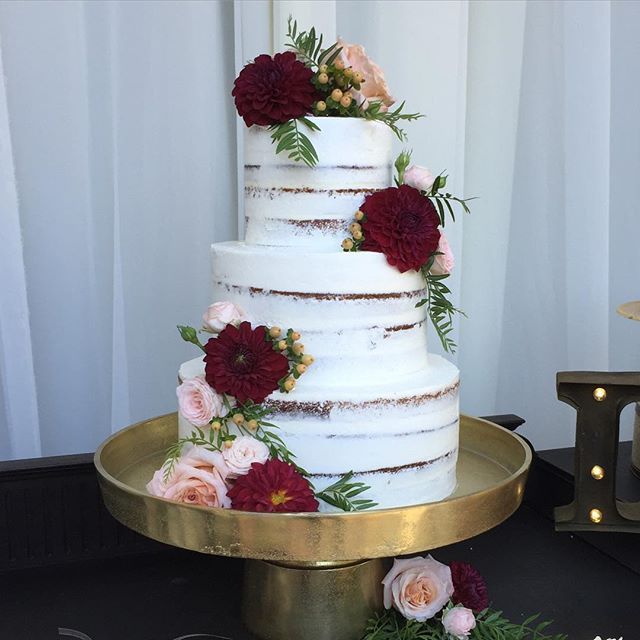 Cranberry Color Wedding Cake