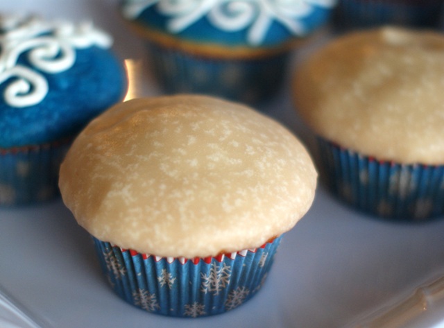 Cupcakes with Frosting Glaze