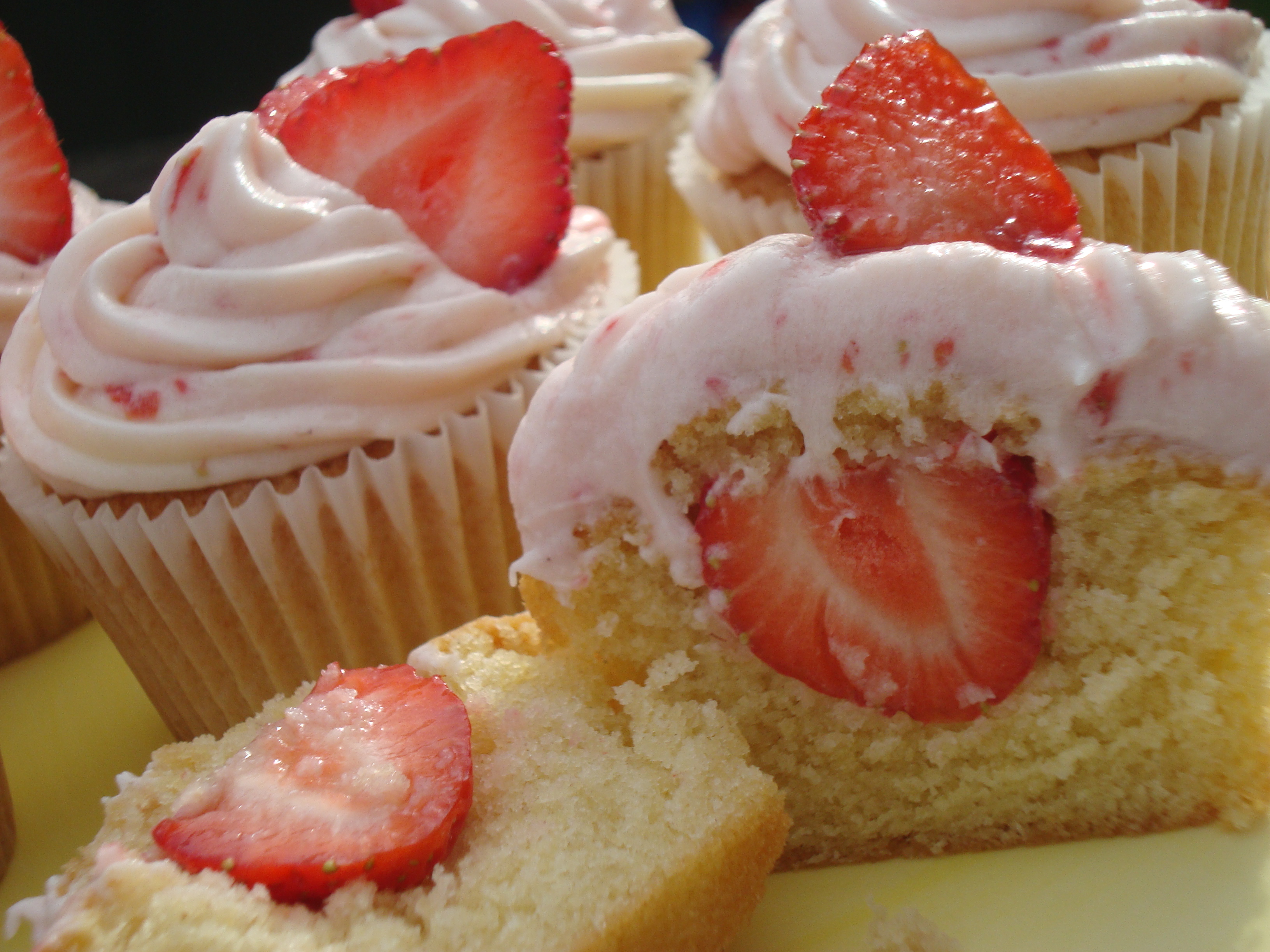 Cupcakes with Strawberries