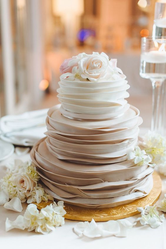 Elegant Champagne Wedding Cake