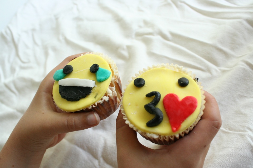Emoji Cupcake Cake