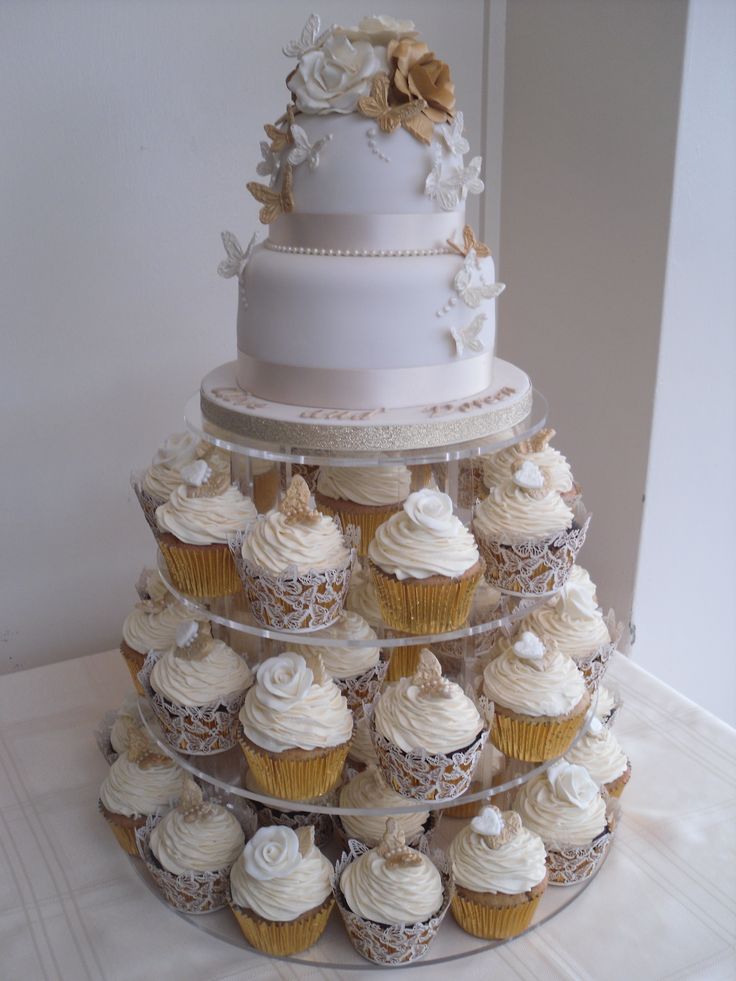 Gold Wedding Cake and Cupcake Ideas