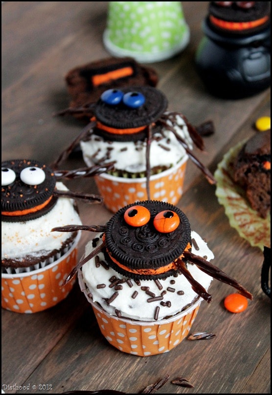 Halloween Spider Cupcakes with Oreos