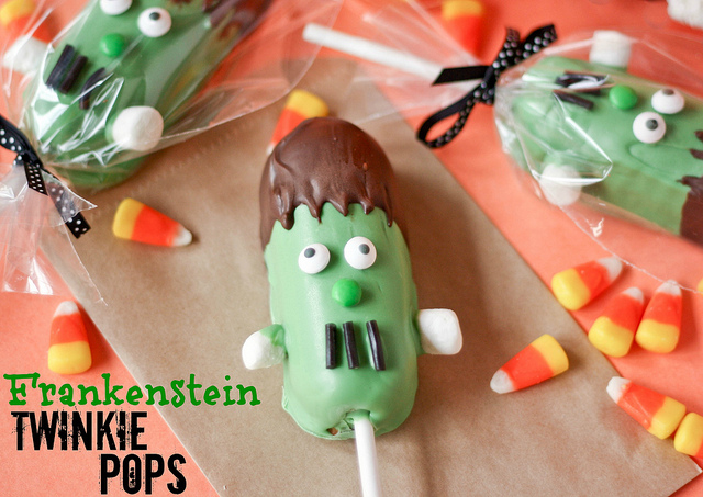 Halloween Twinkie Pops