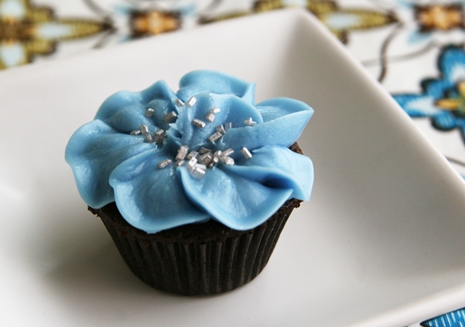 8 Photos of Decorating Cupcakes With Buttercream 8 Photos of Decorating Cupcakes With Buttercream