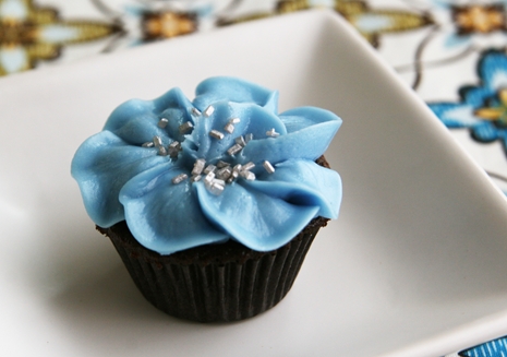 How to Decorate Cupcakes Like Flowers