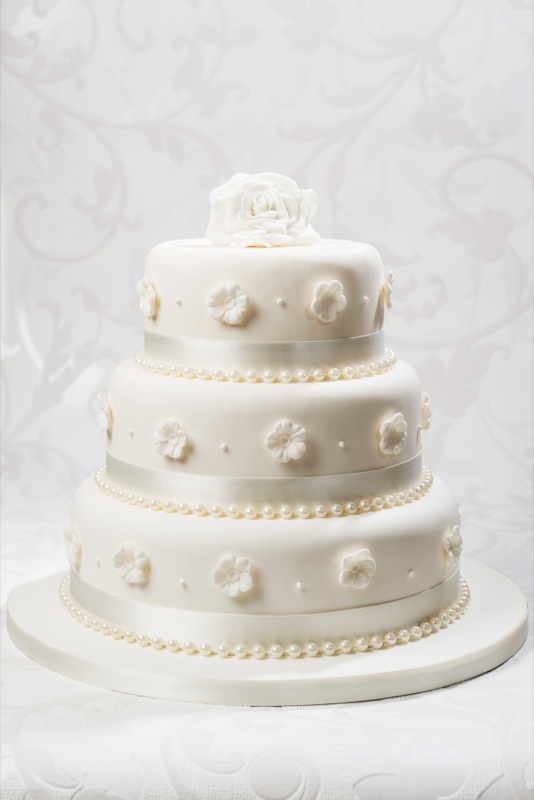 Ivory Wedding Cakes with Pearls