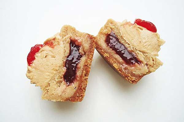 Mini Cheesecakes Peanut Butter and Jelly