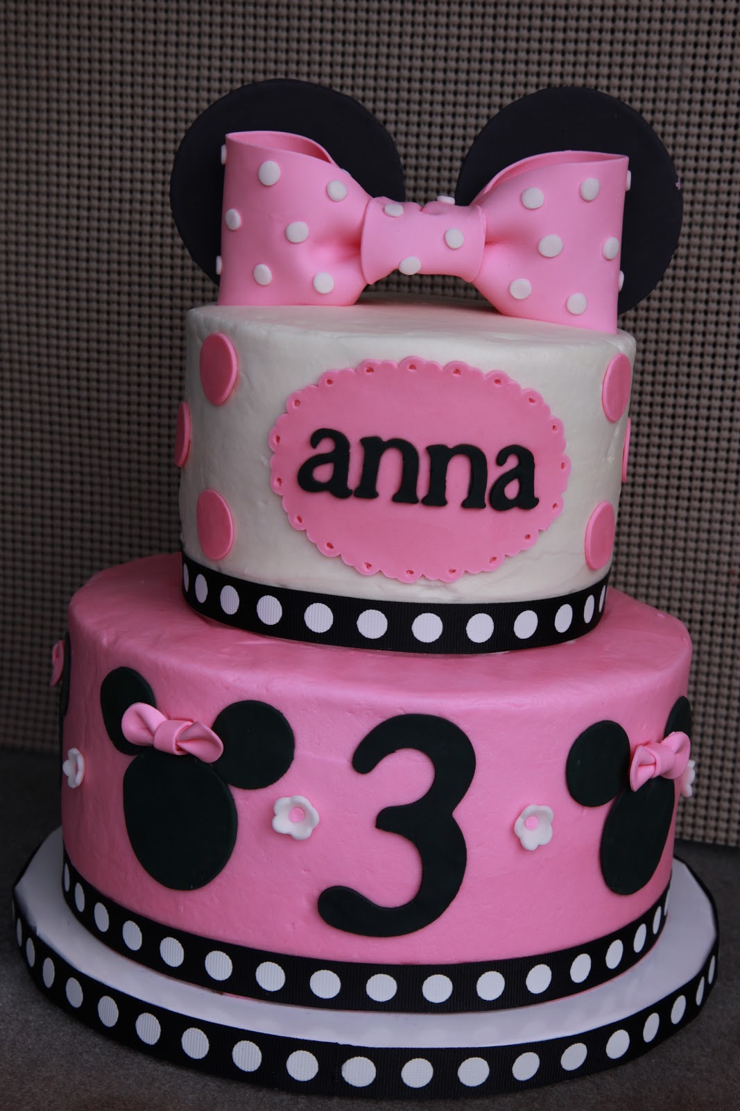 Minnie Mouse 3 Birthday Cake