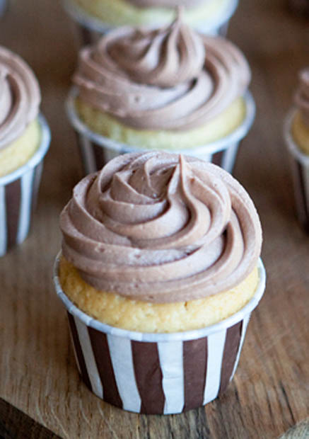 Nutella Buttercream Frosting for Cupcakes