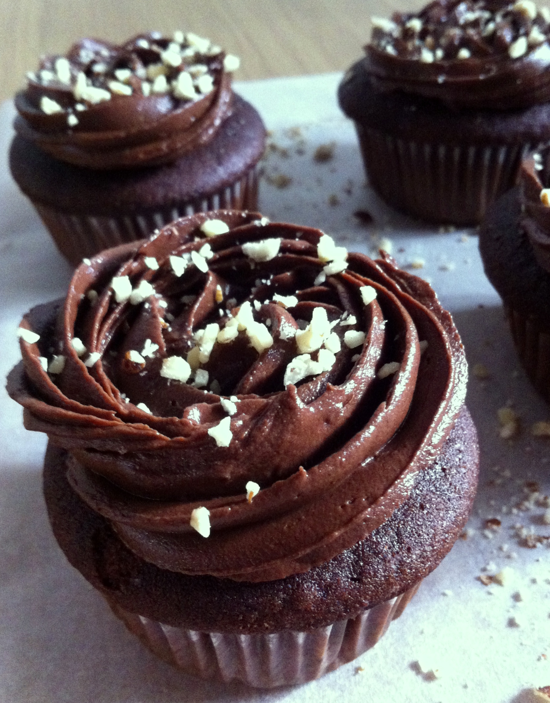 Nutella with Ferrero Rocher Cupcakes Nutella with Ferrero Rocher Cupcakes