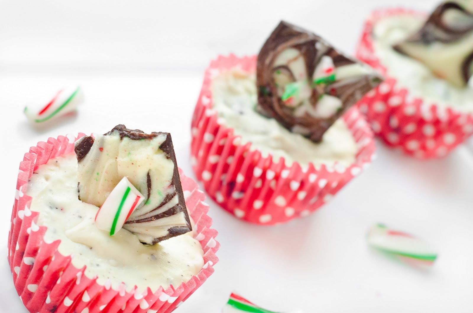 Peppermint Oreo Mini Cheesecakes