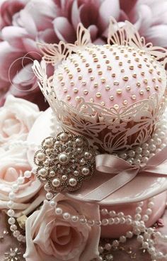 Pink and Pearls Cupcakes Pink and Pearls Cupcakes
