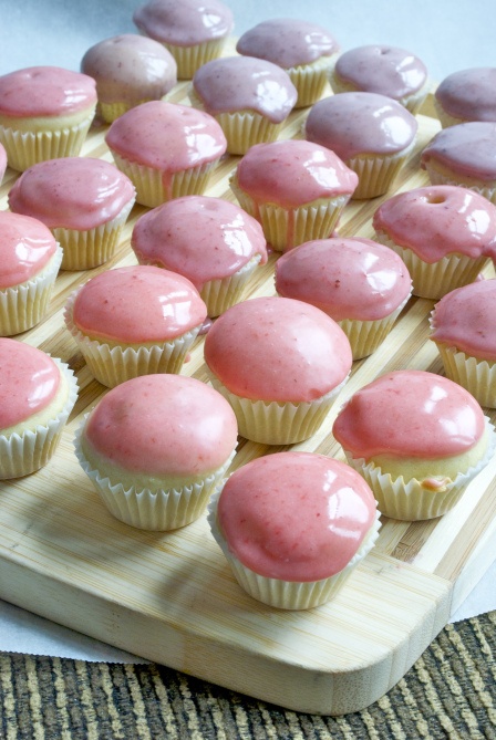 Vanilla Cupcakes with Fruit Glaze