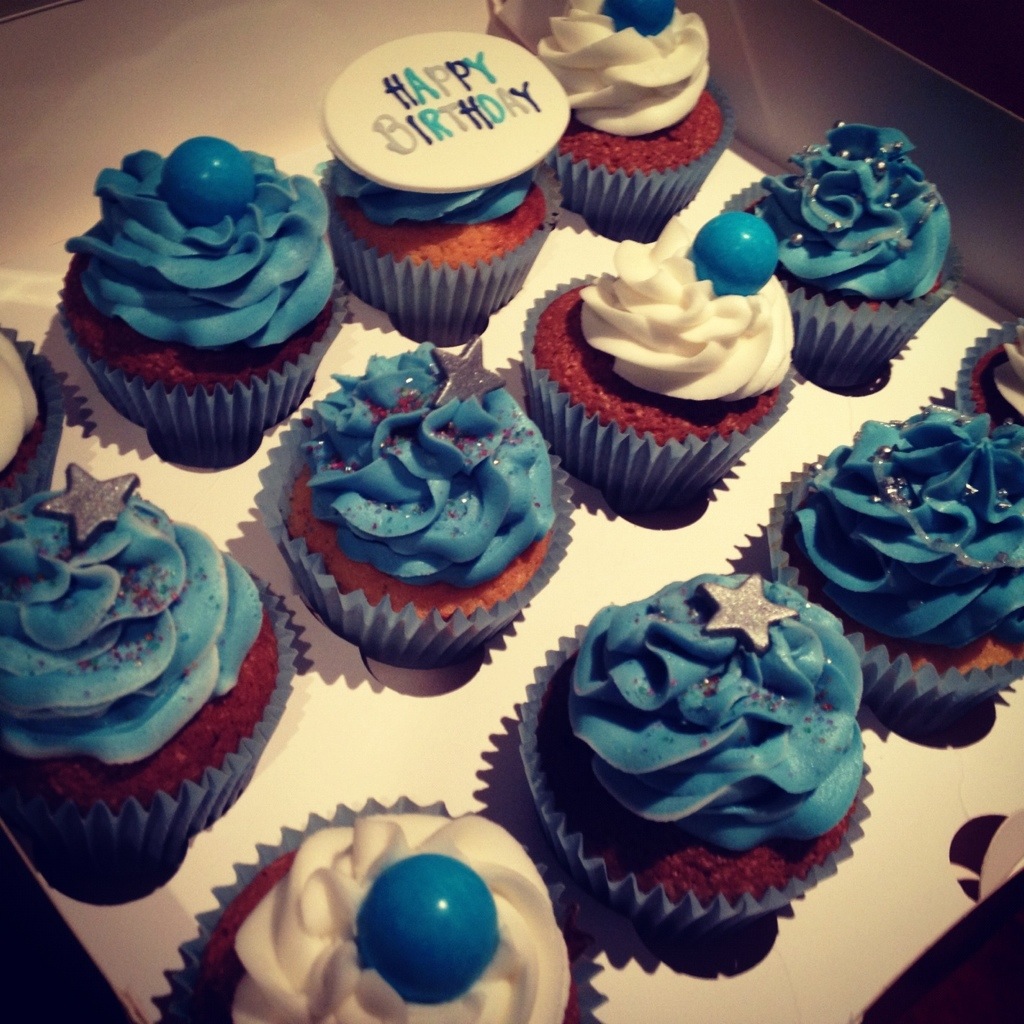 White and Blue Cupcakes White and Blue Cupcakes